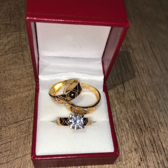 Jewelry - Engagement ring with his&hers wedding band